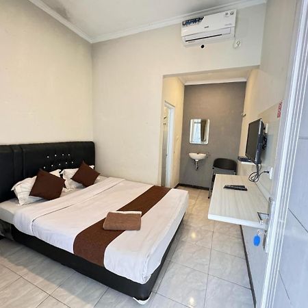 Fakhira Residence Hotel Cianjur Kültér fotó