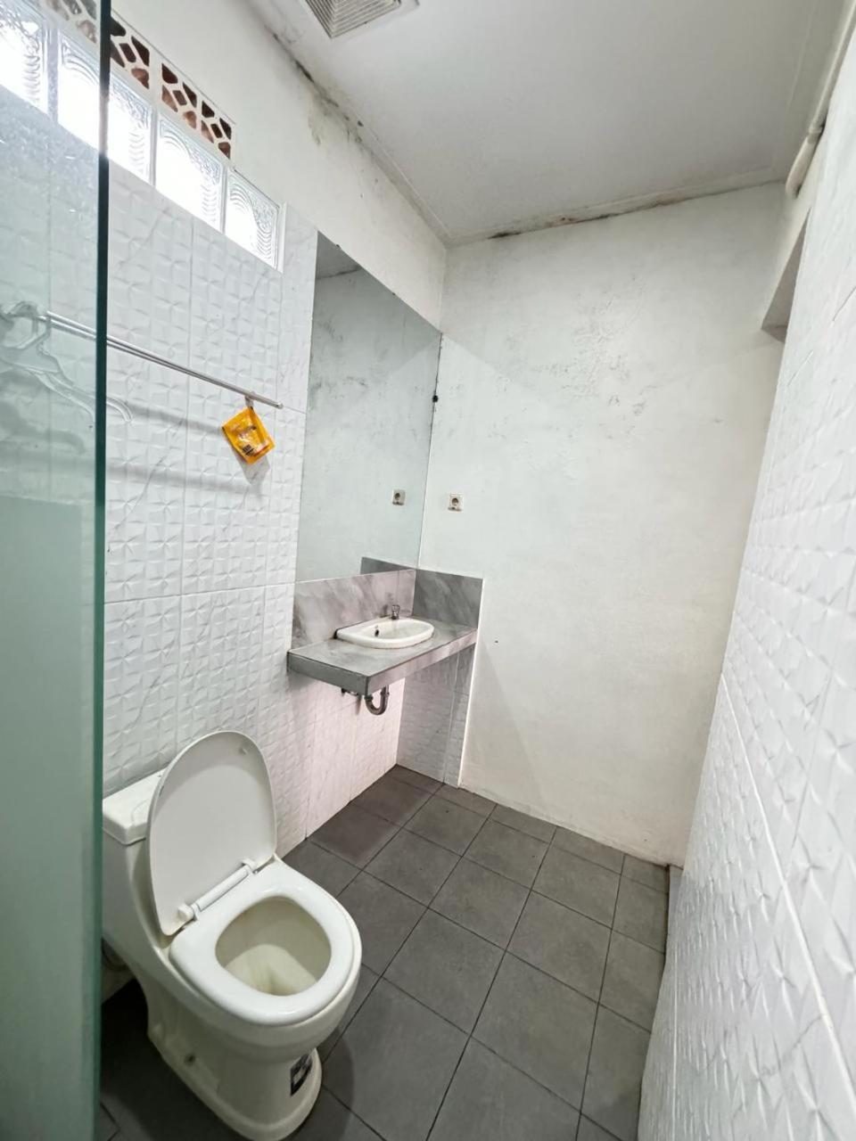 Fakhira Residence Hotel Cianjur Kültér fotó