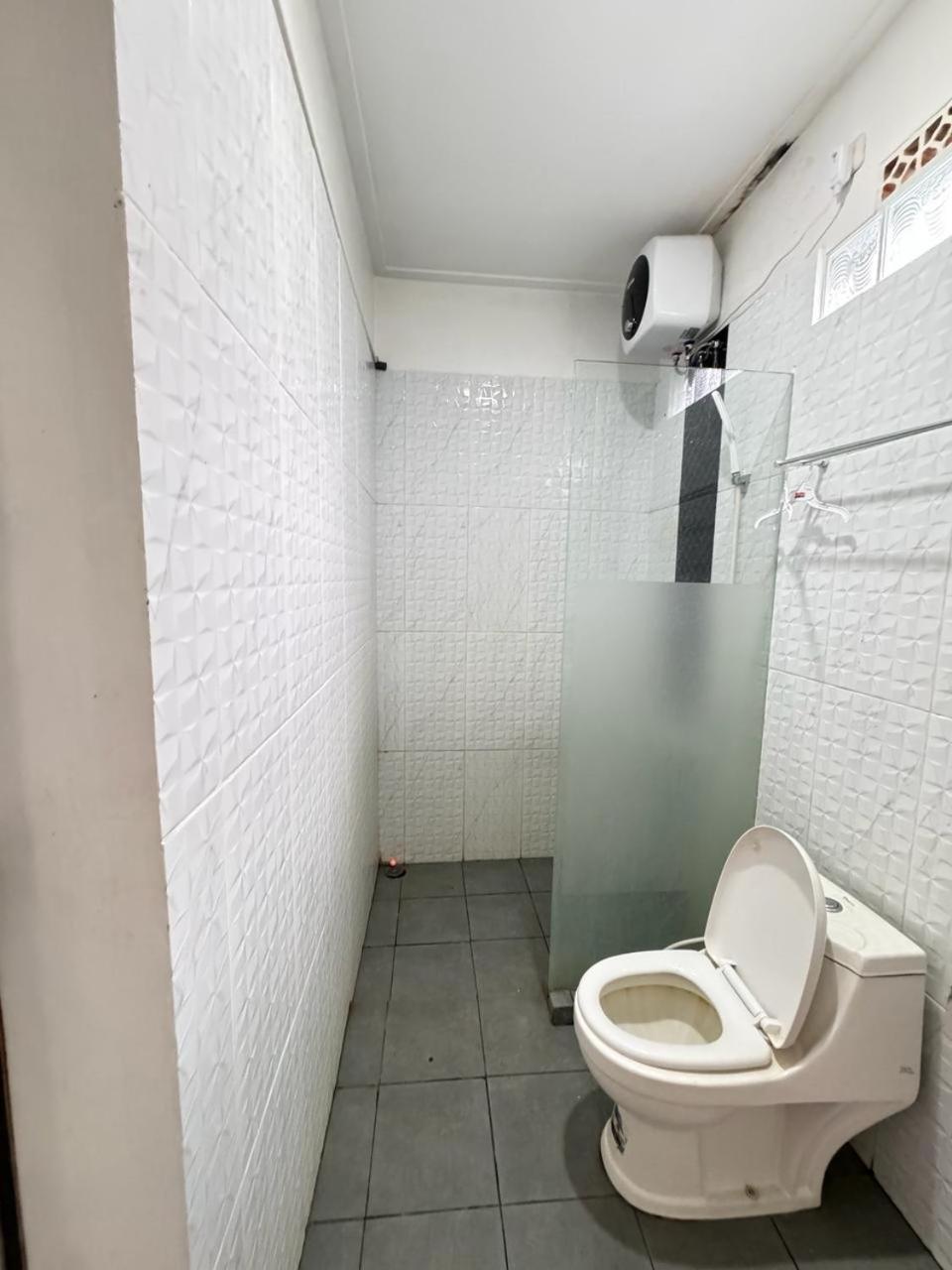 Fakhira Residence Hotel Cianjur Kültér fotó
