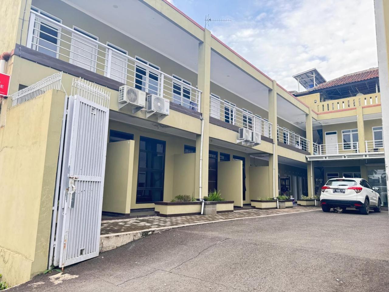 Fakhira Residence Hotel Cianjur Kültér fotó