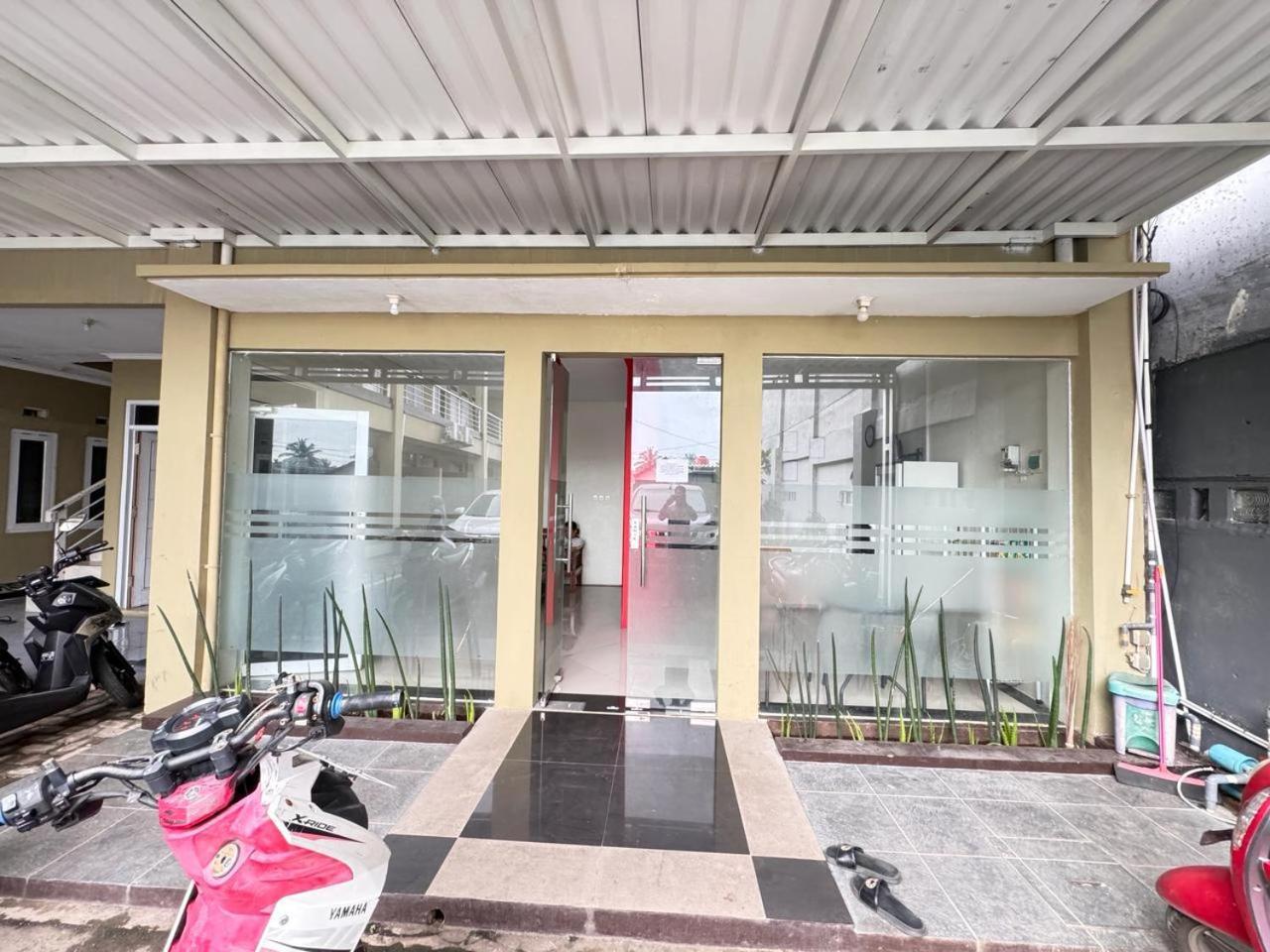 Fakhira Residence Hotel Cianjur Kültér fotó